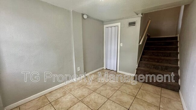 Photo - 2821 Moncrief Rd