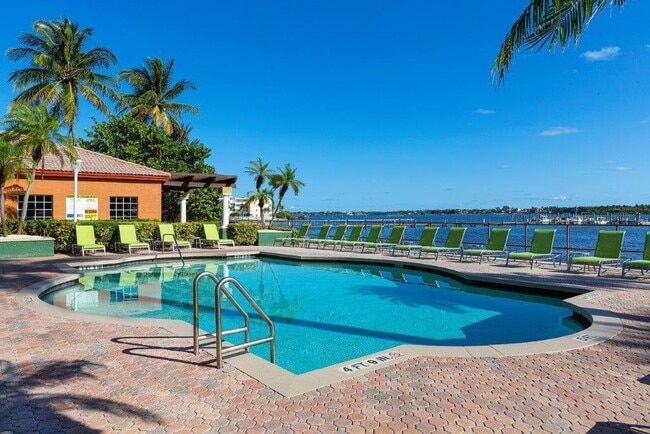 Manatee Bay Apartments