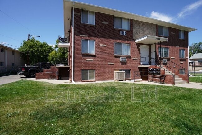 Photo - 5985 S Yukon St Unidad #2 Rental