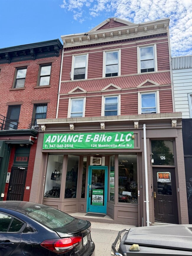 Building Photo - 126 Monticello Ave Unit 2