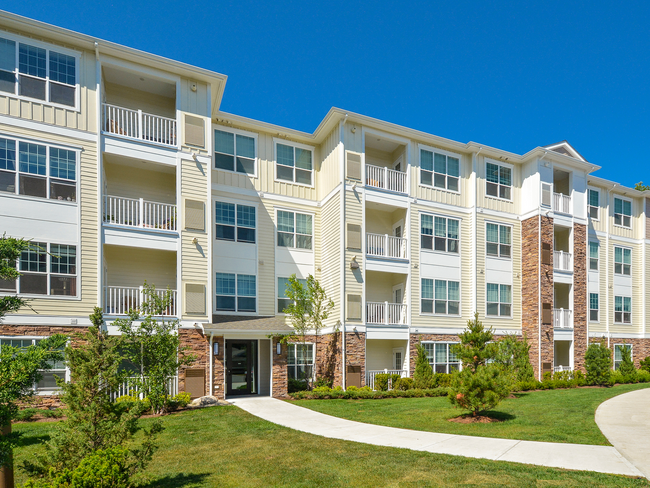 The Point at Merrimack River - The Point at Merrimack River Apartments