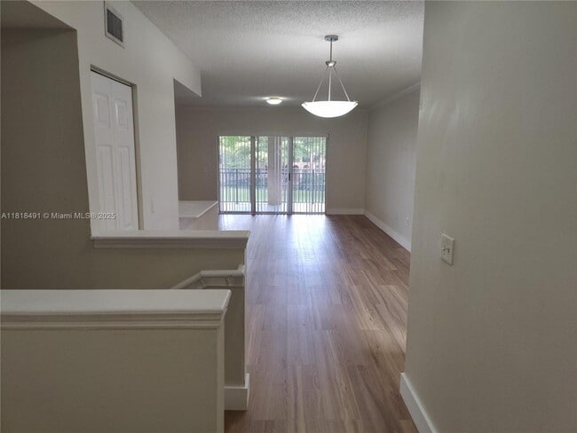 Building Photo - 2474 Centergate Dr