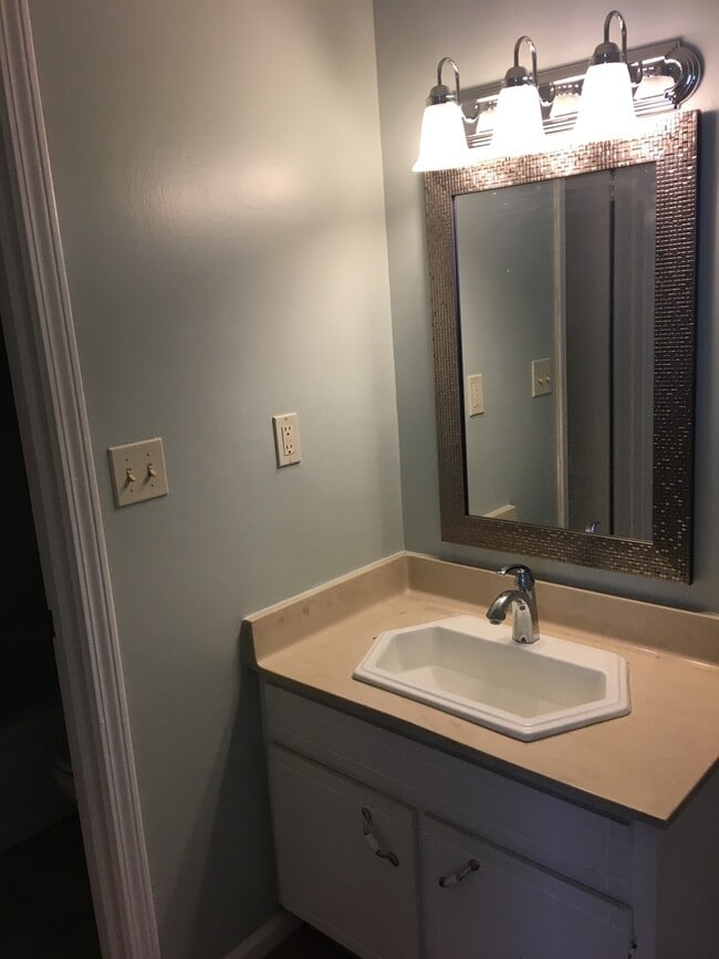 Photo - Greenville, 2/2, 1097SF