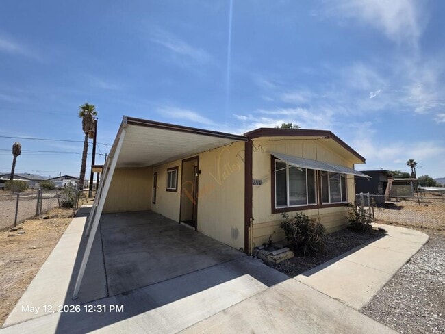 Building Photo - 2110 Balboa Dr
