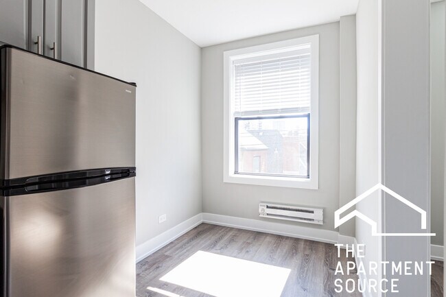 Photo - 501 W Belmont Ave Unit 6N
