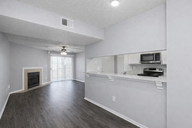 Photo - Falcon Point Apartments