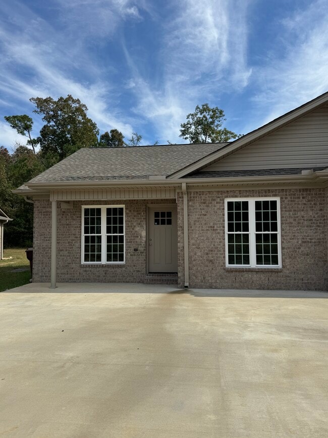 Building Photo - 16494 Blackburn Ln Unit 16494