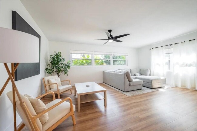 Photo - 430 Stimson St