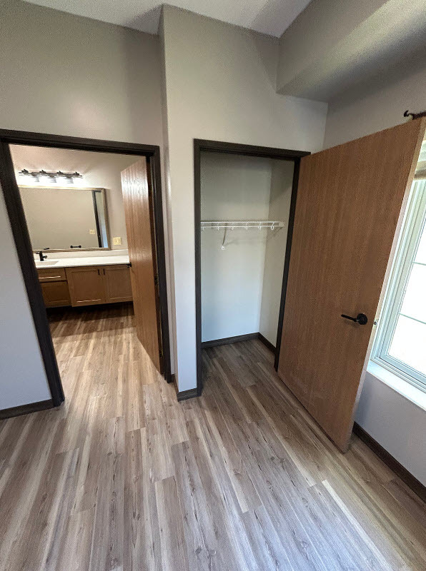 Photo - Milwaukee Manor Apartments