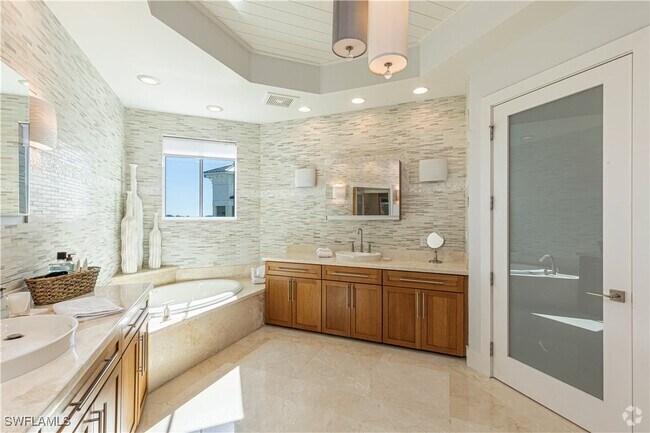 Building Photo - 295 Grande Way Unit PH-2 Rental