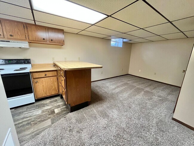 Building Photo - 608 S 3rd Ave Unit 3