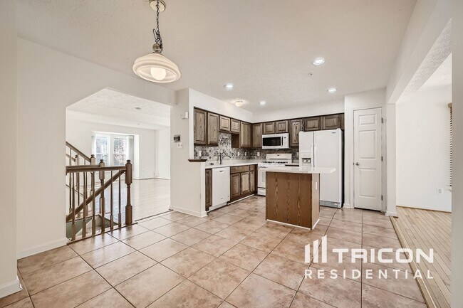 Photo - 9851 Bayline Cir Townhome