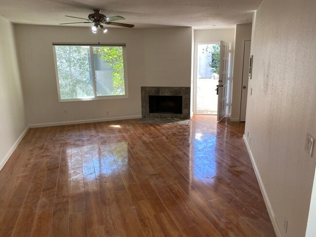 Photo - 8442 Via Sonoma