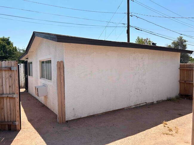 Photo - 343 N Harris Dr