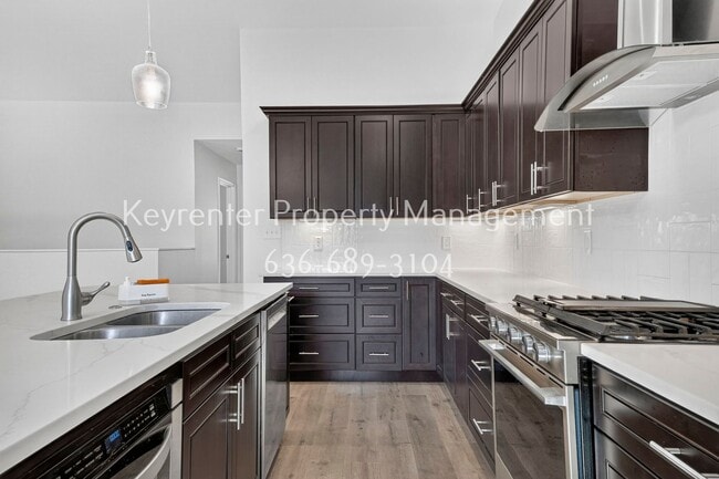 926 Townhouse Ln