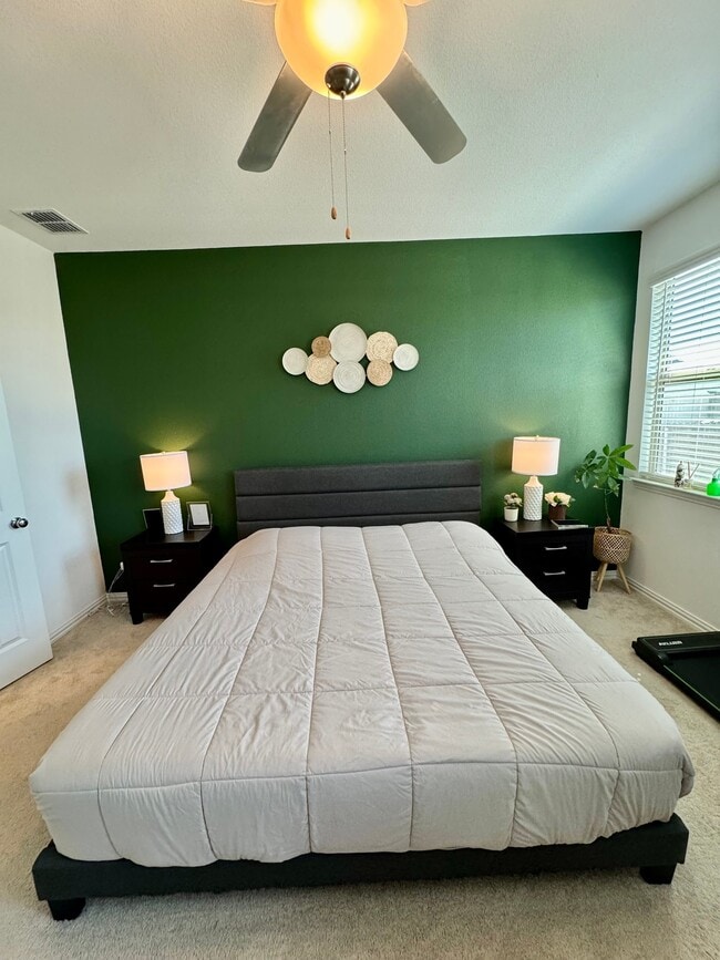 Building Photo - 501 Merriam Dr