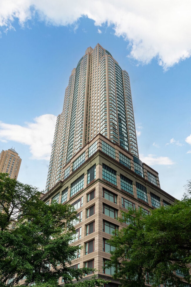 Building Photo - 100 E Huron St Unit 3504