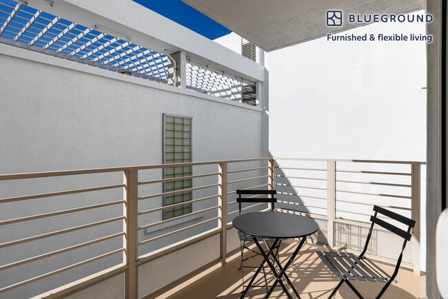 Photo - 110 SW 12th St Unidad FL7-ID85