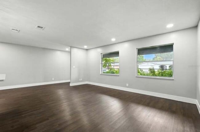 Photo - Beautiful 3 Bedroom House in Quiet Port Or...