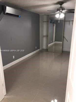 Photo - 637 Executive Center Dr Unidad N107