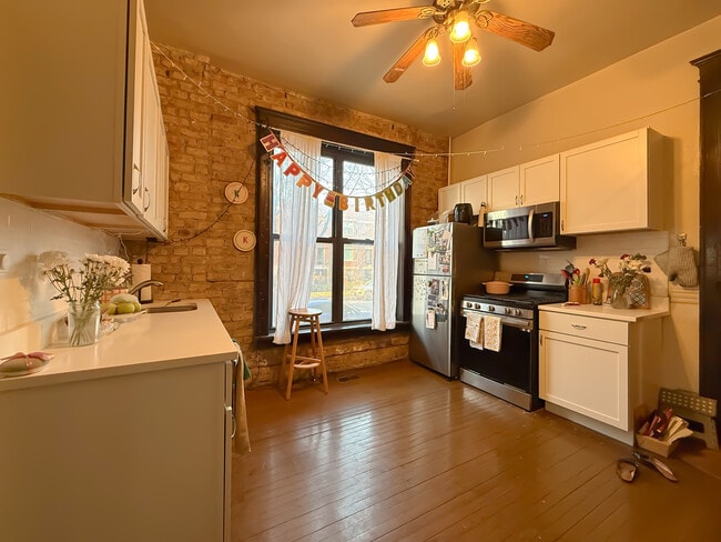 Photo - 3765 N Kenmore Ave Unit 1W