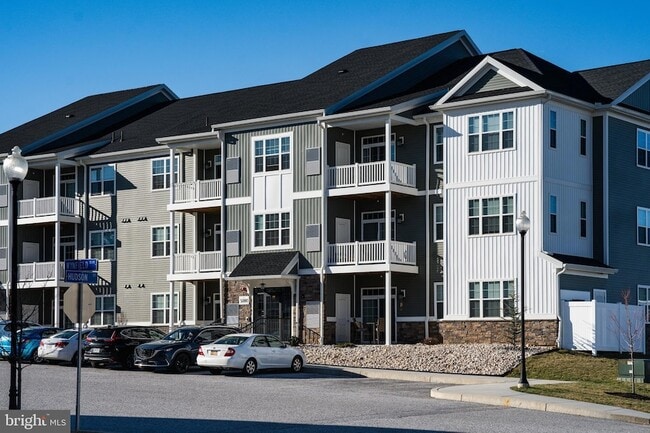 Building Photo - 2960 Ashwood Cir Unit 104 Rental