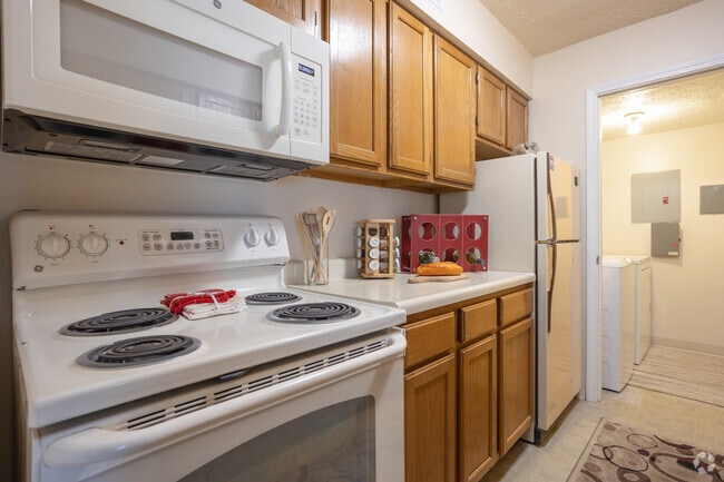 2BR, 2BA - 1,000SF - Kitchen