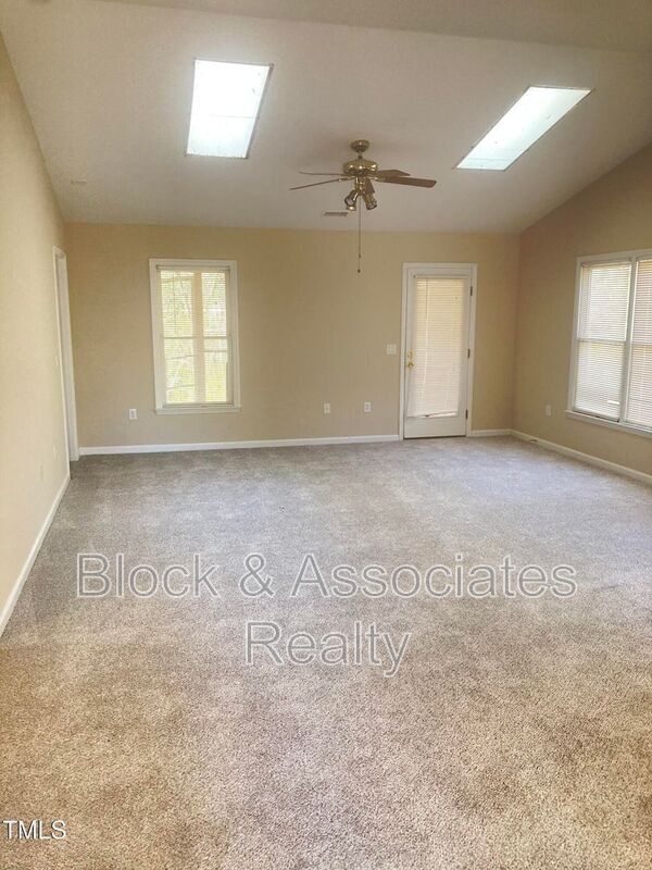 404 Creekway Dr
