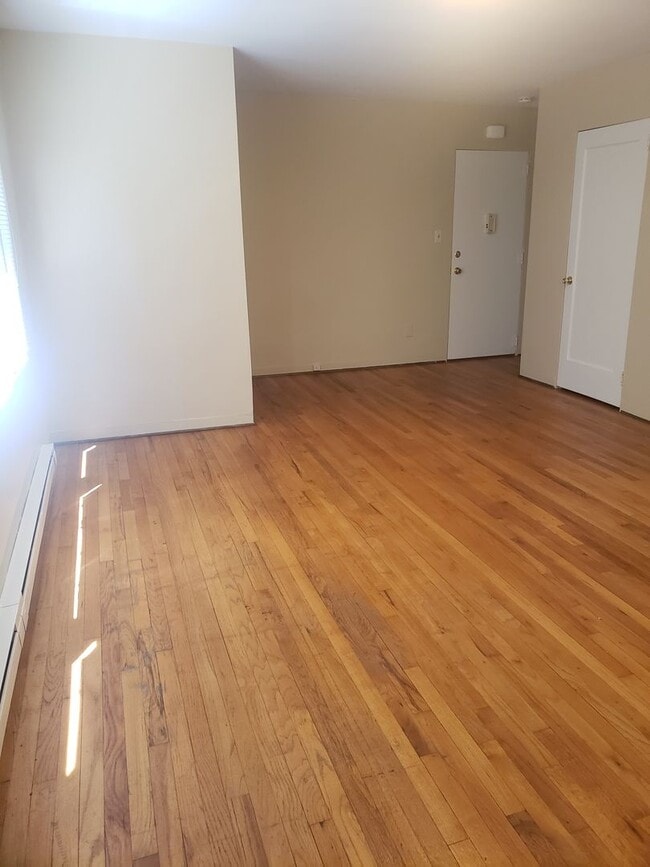 Photo - Classic Studio Apartment in The Heart of Sellwood