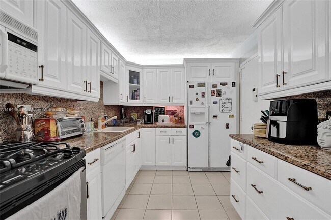 Photo - 3140 S Ocean Dr Unidad 1102