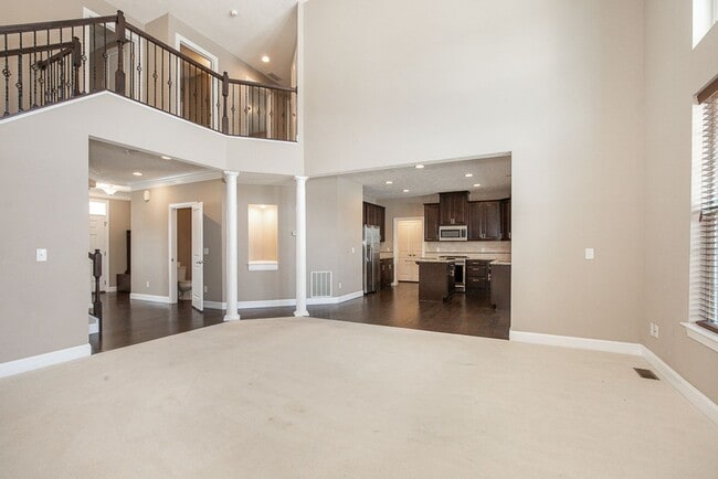 2457 Woodhawk Ln