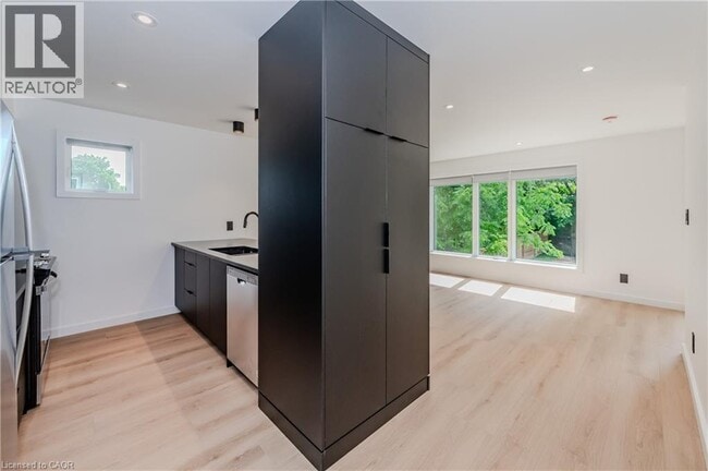 Photo - 63 Union St E Unité 3