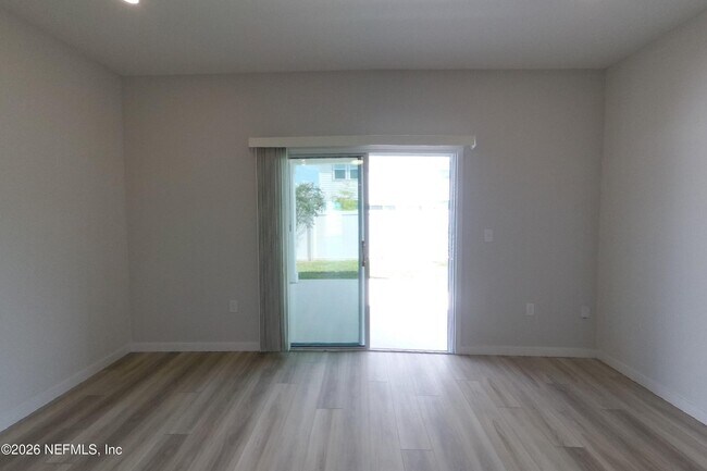 Photo - 64 Brazil Nut Cir
