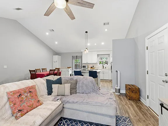 Photo - 47 Meadowlark Dr