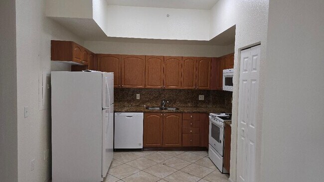 Photo - 2801 Riverside Dr Unidad 208