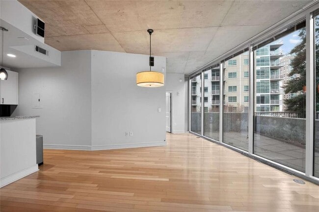Photo - 950 W Peachtree St NW Unit 612