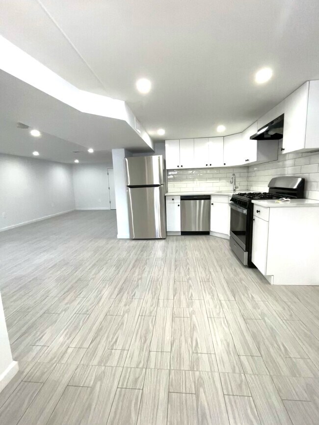 kitchen - 10517 101st Rd Unit 1