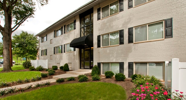 1002 Kennebec St