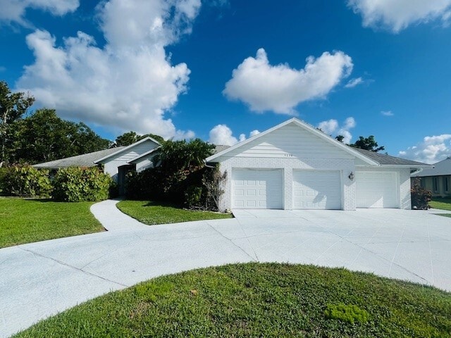 Building Photo - 5638 Country Lakes Dr Rental