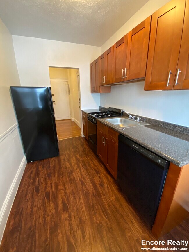 Photo - 302 Washington St Unidad #57