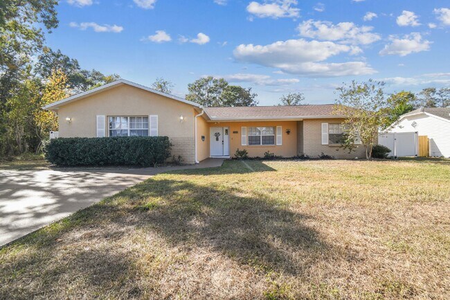 Photo - ***PRIVATE HEATED POOL***
Beautiful, Fully-Furnished 3-Bedroom Home Available April 1, 2026!  
**...