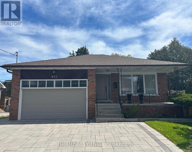 Photo - 973 Willowdale Ave