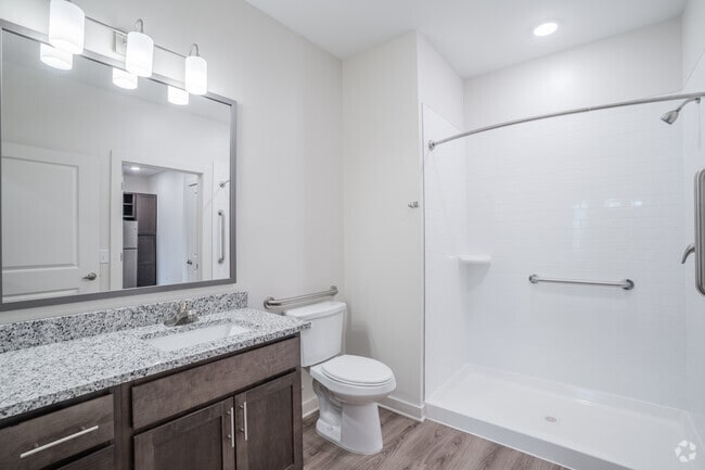 1BR, 1BA - 686SF - Bathroom