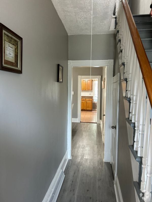 Building Photo - 156 N Main St Rental