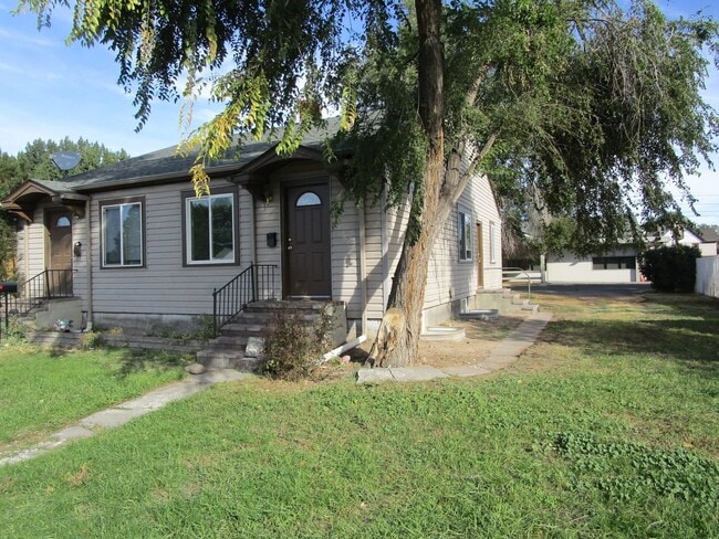 Building Photo - 0396 Unit 02 Rental
