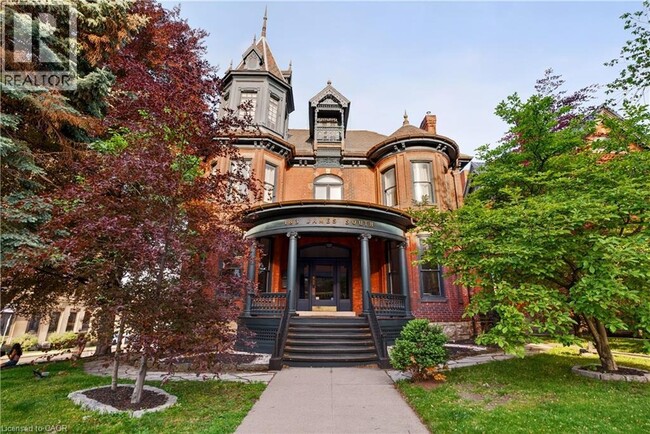 Photo - 183 James St S Unit 2