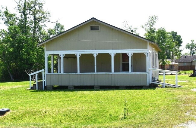 Building Photo - 929 John Stine Rd Rental