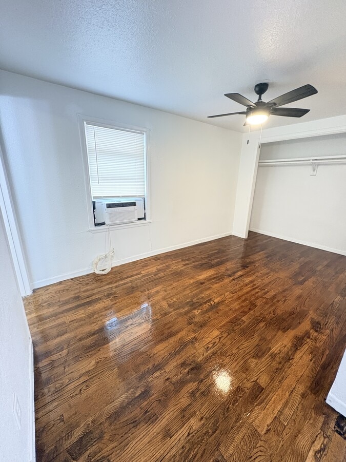 Photo - 704 Baylor St