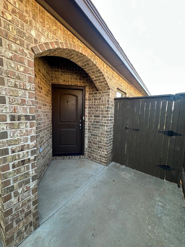 Photo - Beautifully Maintained Duplex - Lease Only