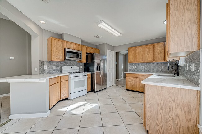 Building Photo - 6807 Catarina Cir